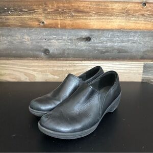 Clarks Grasp Chime Slip Resistance Work Clogs Women's Black Slip On Size 8M
